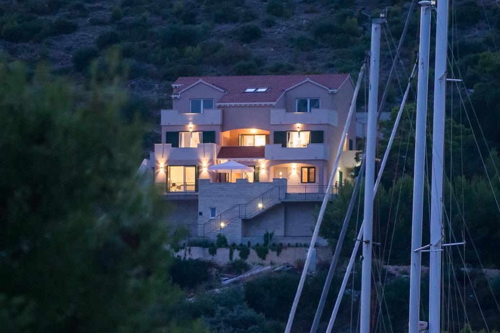 Lastovo Apartments Ladesta מראה חיצוני תמונה