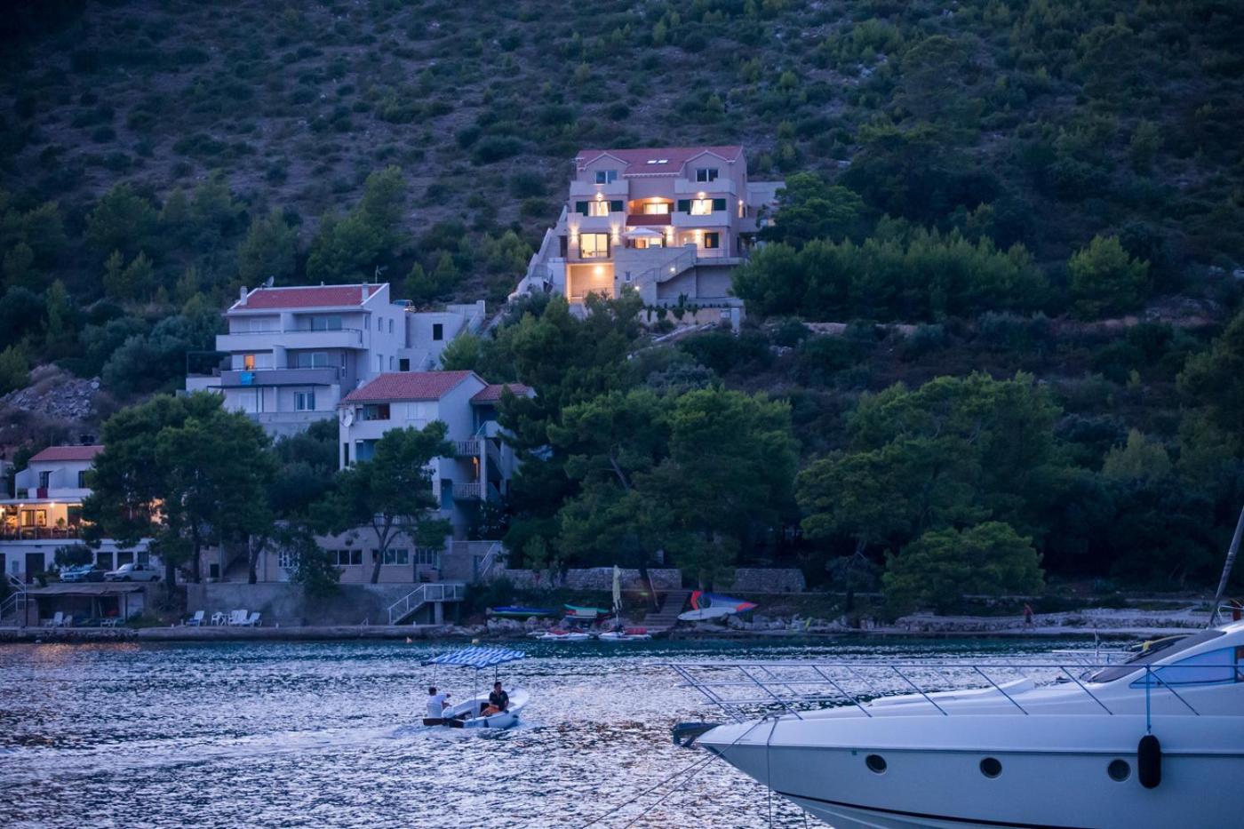 Lastovo Apartments Ladesta מראה חיצוני תמונה