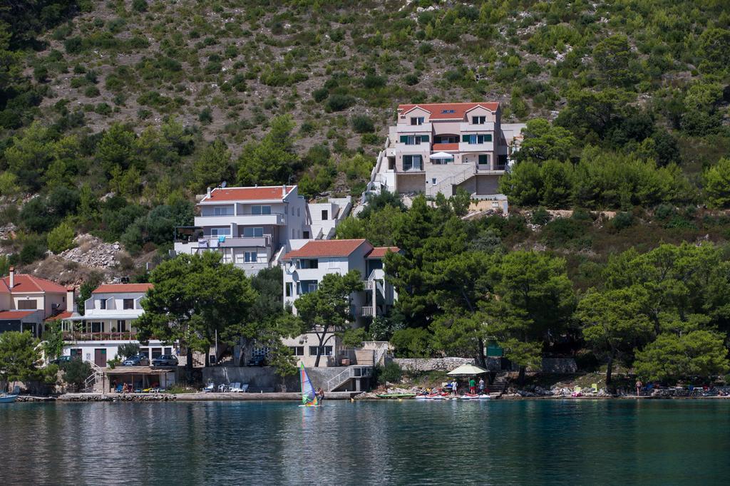 Lastovo Apartments Ladesta מראה חיצוני תמונה